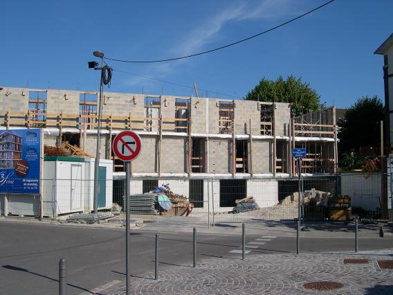  Bâtiment en construction  (rue Nicolas Siret)